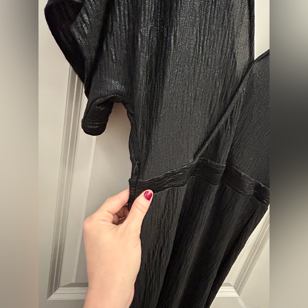 ASTR The Label Black V-Neck Midi Dress - Picture 7 of 8